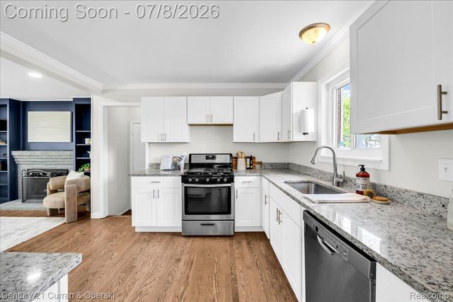 1174 S Dowling Street, Westland, MI 48186