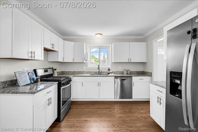 1174 S Dowling Street, Westland, MI 48186