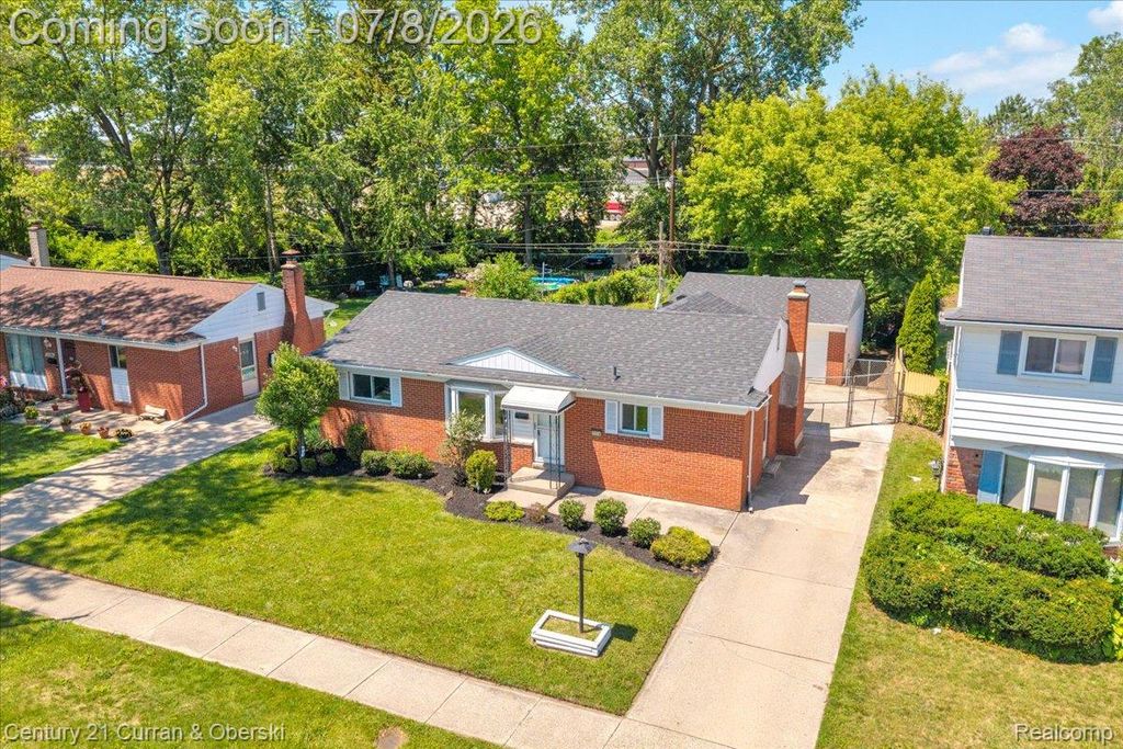 1174 S Dowling Street, Westland, MI 48186