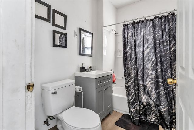 23 18th St, Lowell, MA 01850