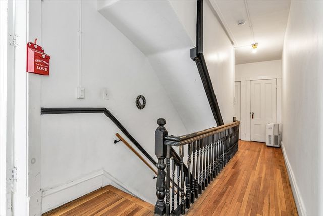23 18th St, Lowell, MA 01850