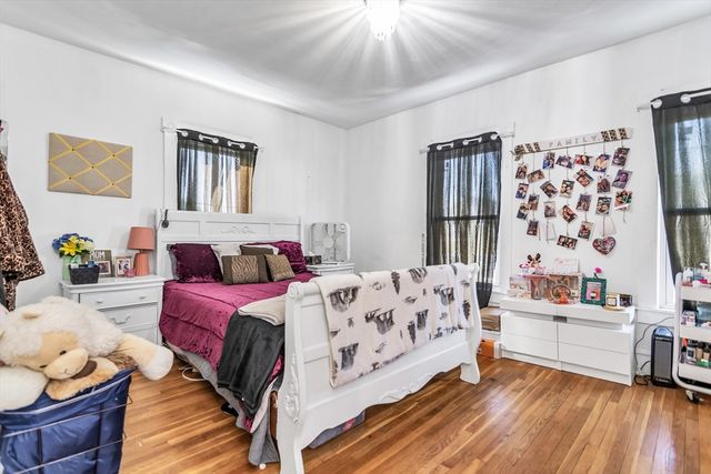 23 18th St, Lowell, MA 01850