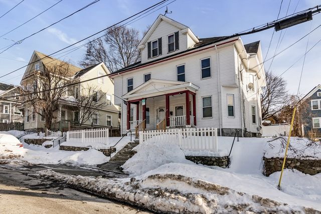 23 18th St, Lowell, MA 01850