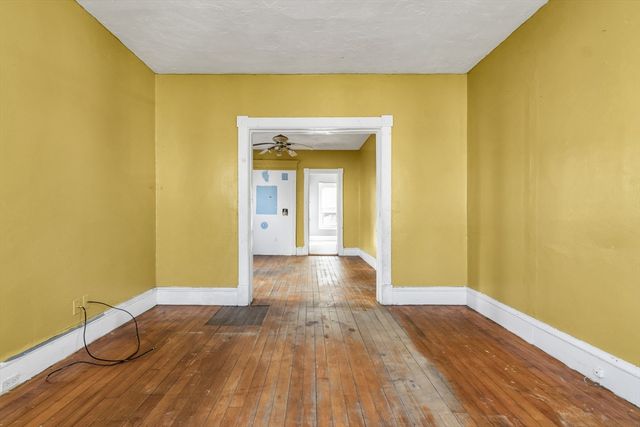 23 18th St, Lowell, MA 01850