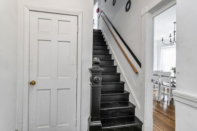 23 18th St, Lowell, MA 01850