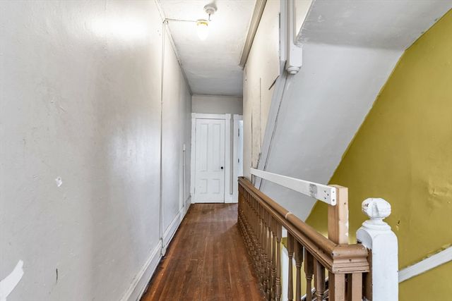 23 18th St, Lowell, MA 01850