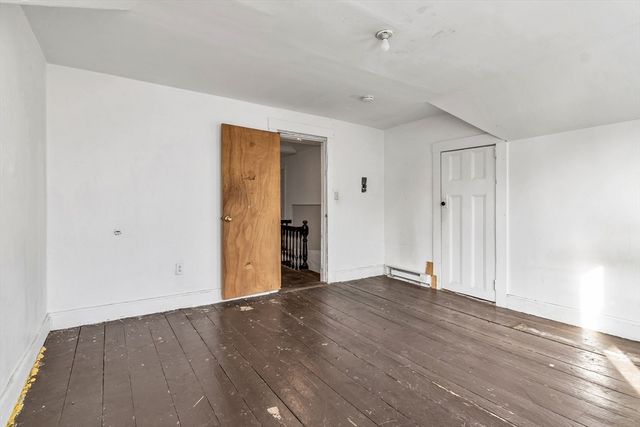 23 18th St, Lowell, MA 01850