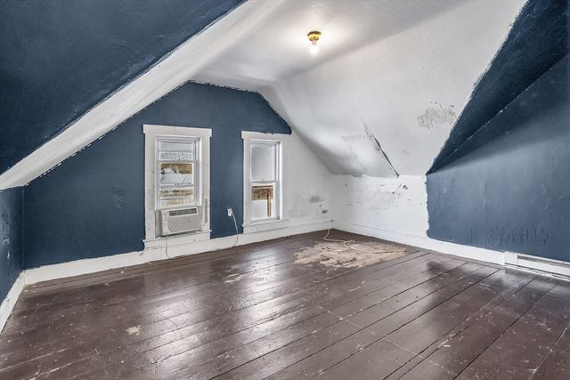 23 18th St, Lowell, MA 01850