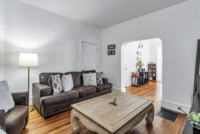 23 18th St, Lowell, MA 01850