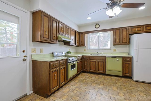 2530 Falconbridge Drive, Cincinnati, OH 45238