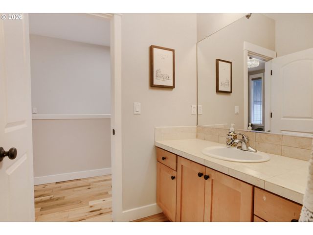 5710 Nw 126TH Ter, Portland, OR 97229