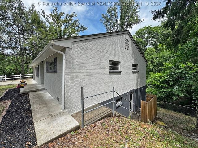 1323 Dorsey Road, Charleston, WV 25314