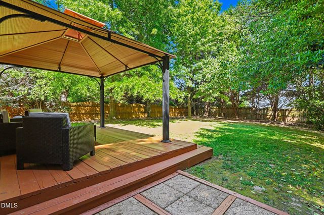 2112 Maizefield Lane, Fuquay Varina, NC 27526