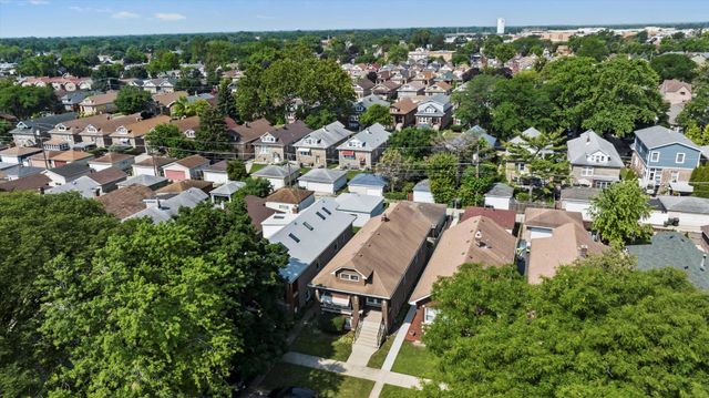 2418 Wesley Avenue, Berwyn, IL 60402