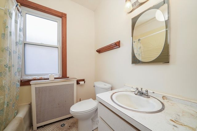 2418 Wesley Avenue, Berwyn, IL 60402