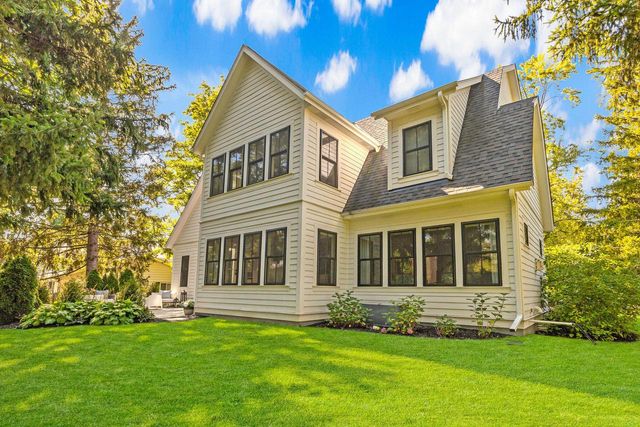 1250 Fairhaven BOULEVARD, Elm Grove, WI 53122