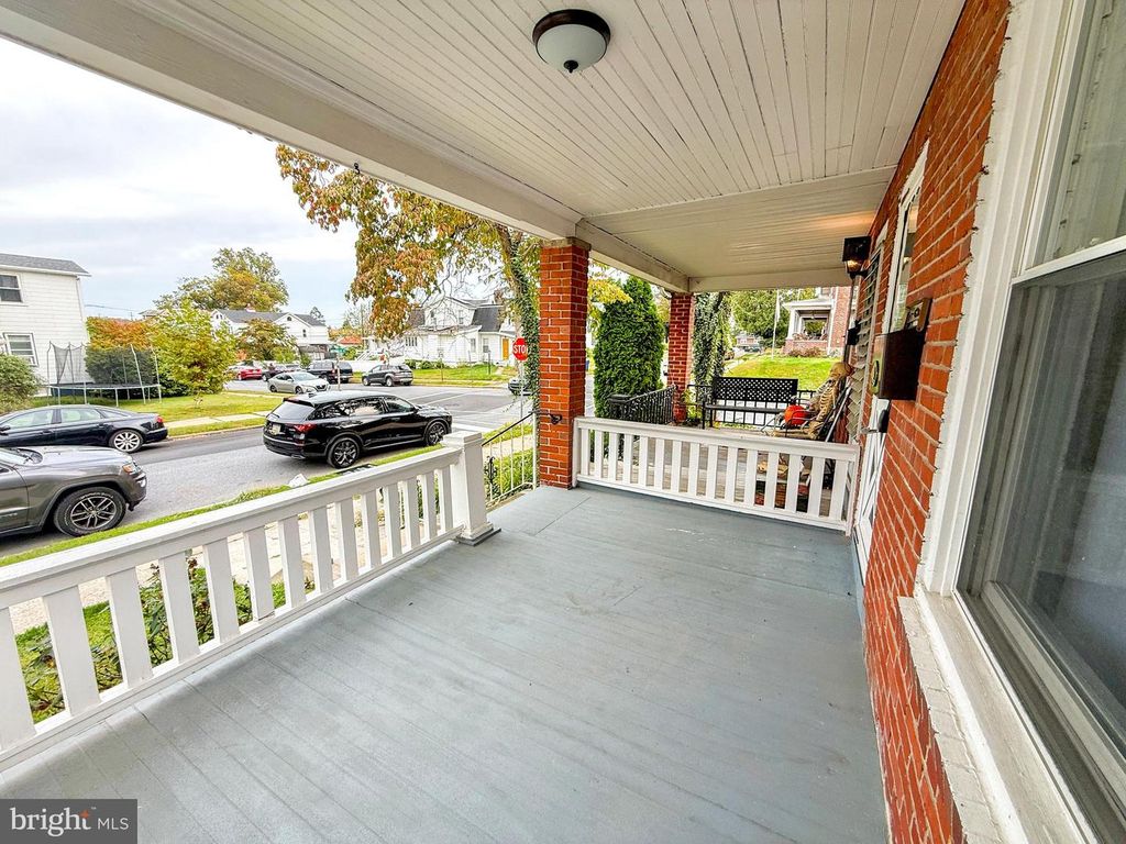 102 INTERVILLA, West Lawn, PA 19609