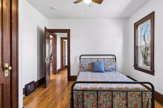 1087 Western Avenue N, Saint Paul, MN 55117