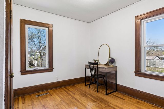 1087 Western Avenue N, Saint Paul, MN 55117