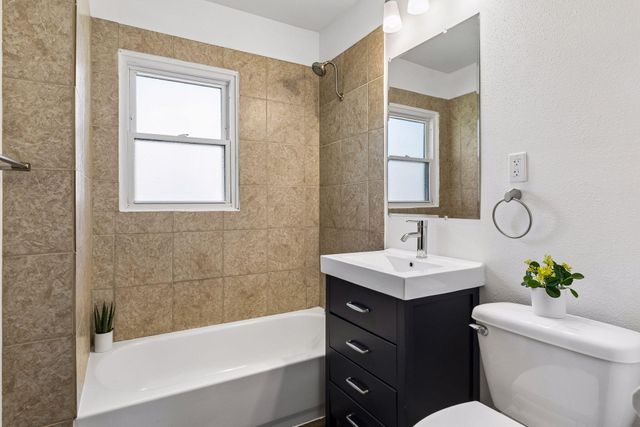 1087 Western Avenue N, Saint Paul, MN 55117