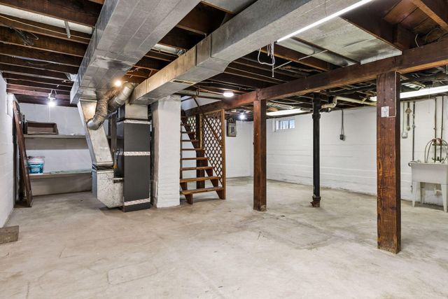 1087 Western Avenue N, Saint Paul, MN 55117