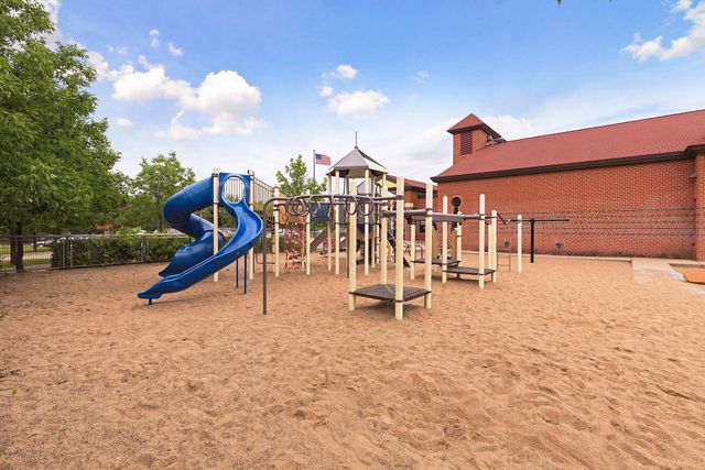 1087 Western Avenue N, Saint Paul, MN 55117