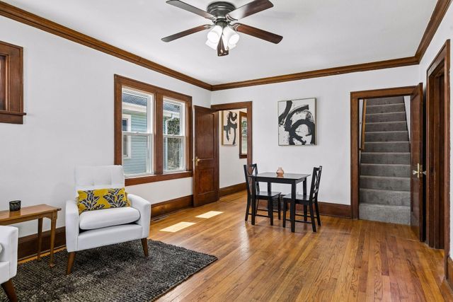 1087 Western Avenue N, Saint Paul, MN 55117