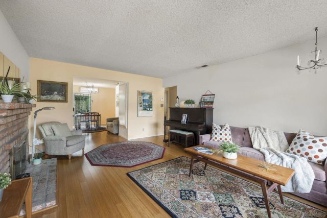 1014 E Bel Air Drive, Vista, CA 92084