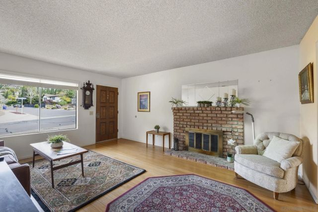 1014 E Bel Air Drive, Vista, CA 92084