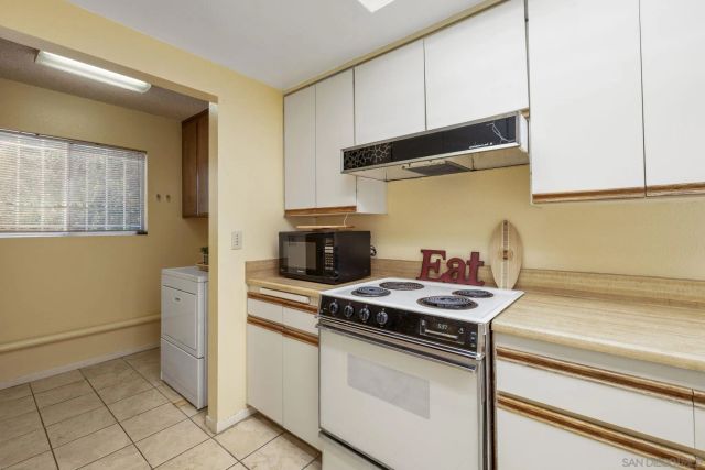 1014 E Bel Air Drive, Vista, CA 92084