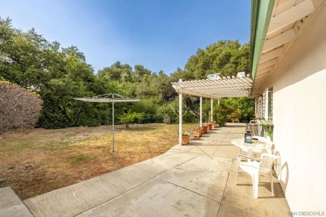 1014 E Bel Air Drive, Vista, CA 92084