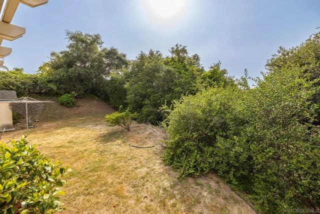 1014 E Bel Air Drive, Vista, CA 92084