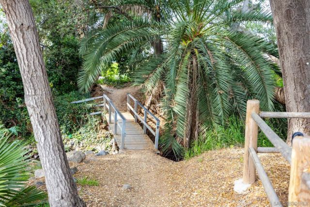 1014 E Bel Air Drive, Vista, CA 92084