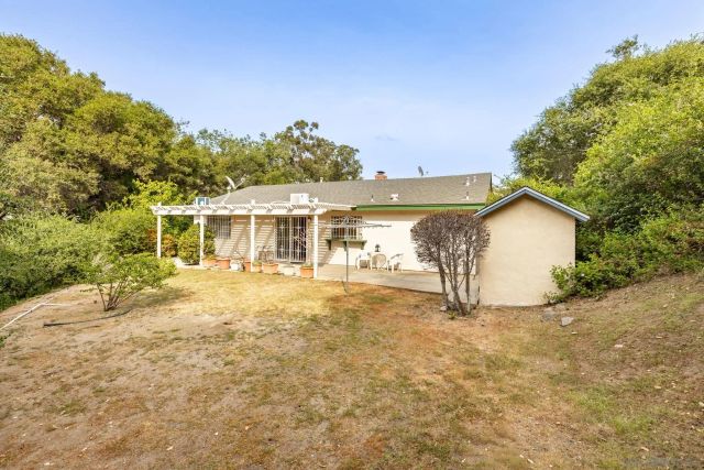 1014 E Bel Air Drive, Vista, CA 92084