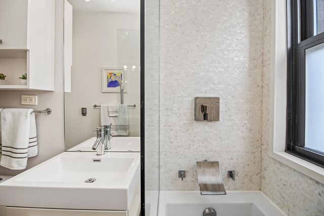 1204 Harmon Place 21, Minneapolis, MN 55403