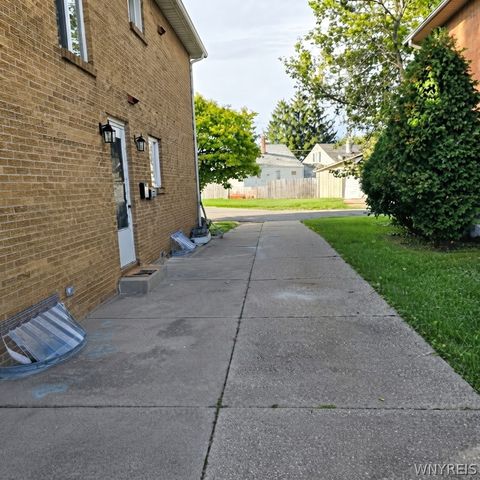 9 Floreis Court Upper, Cheektowaga, NY 14225