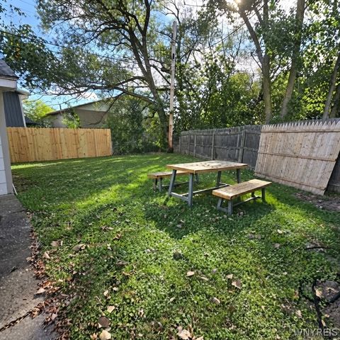 9 Floreis Court Upper, Cheektowaga, NY 14225
