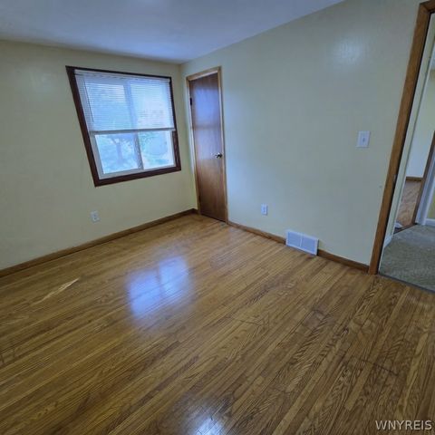 9 Floreis Court Upper, Cheektowaga, NY 14225