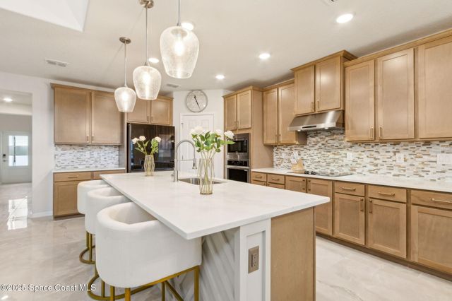 346 Kylar Drive NW, Palm Bay, FL 32907