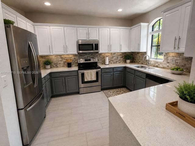 3054 NW 103rd Path, Doral, FL 33172