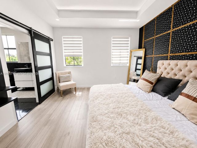 3054 NW 103rd Path, Doral, FL 33172