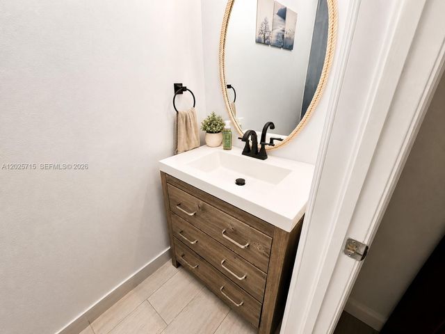3054 NW 103rd Path, Doral, FL 33172
