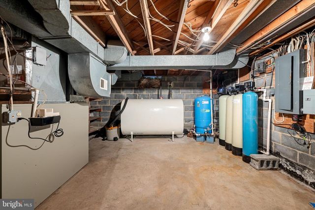 37116 SNICKERSVILLE TPKE, Purcellville, VA 20132