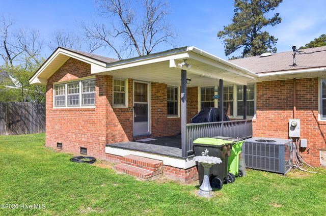 118 E Wyche Street, Whiteville, NC 28472