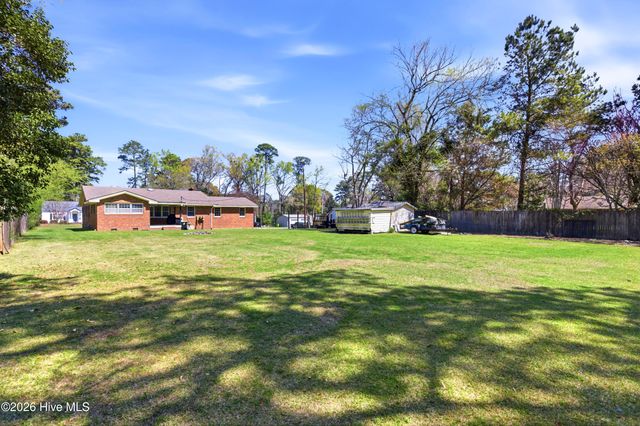 118 E Wyche Street, Whiteville, NC 28472