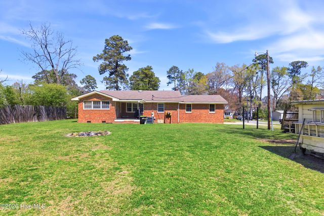 118 E Wyche Street, Whiteville, NC 28472