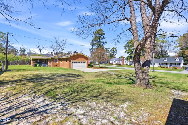 118 E Wyche Street, Whiteville, NC 28472