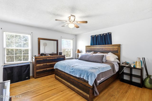 118 E Wyche Street, Whiteville, NC 28472