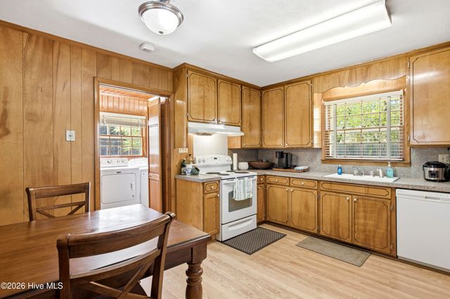 118 E Wyche Street, Whiteville, NC 28472