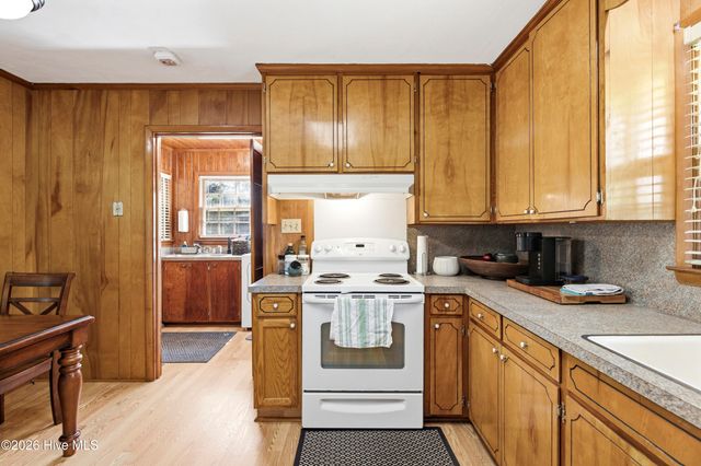 118 E Wyche Street, Whiteville, NC 28472